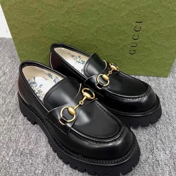 Gucci | Shoes | Gucci Black Loafers With Gold Detailing  display picture 3